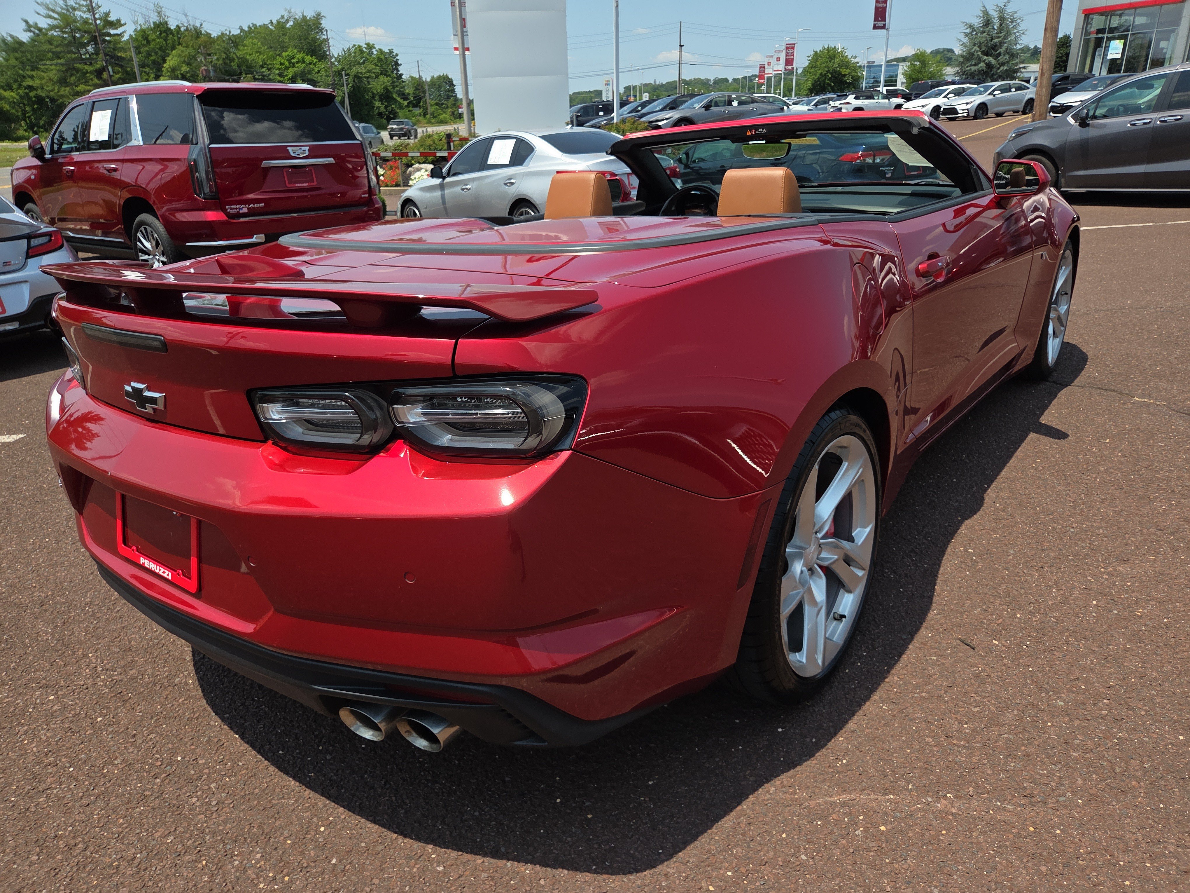 Used 2020 Chevrolet Camaro SS RWD image 3