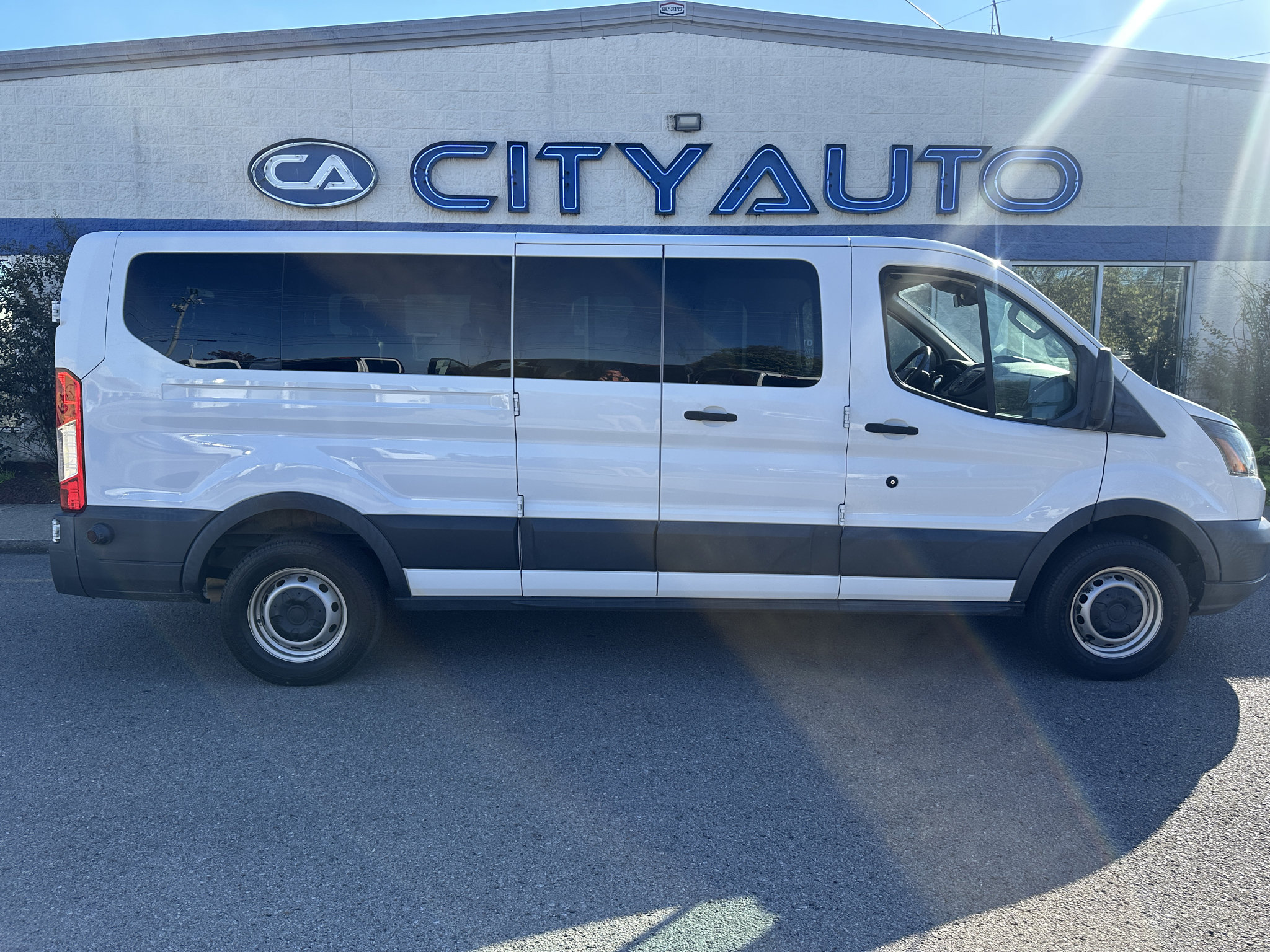Used 2018 Ford Transit 350 XL RWD image 3