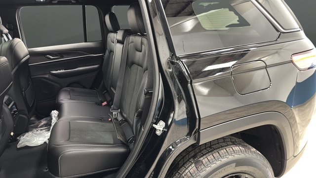 New 2026 Jeep Grand Cherokee Altitude AWD/4WD image 24