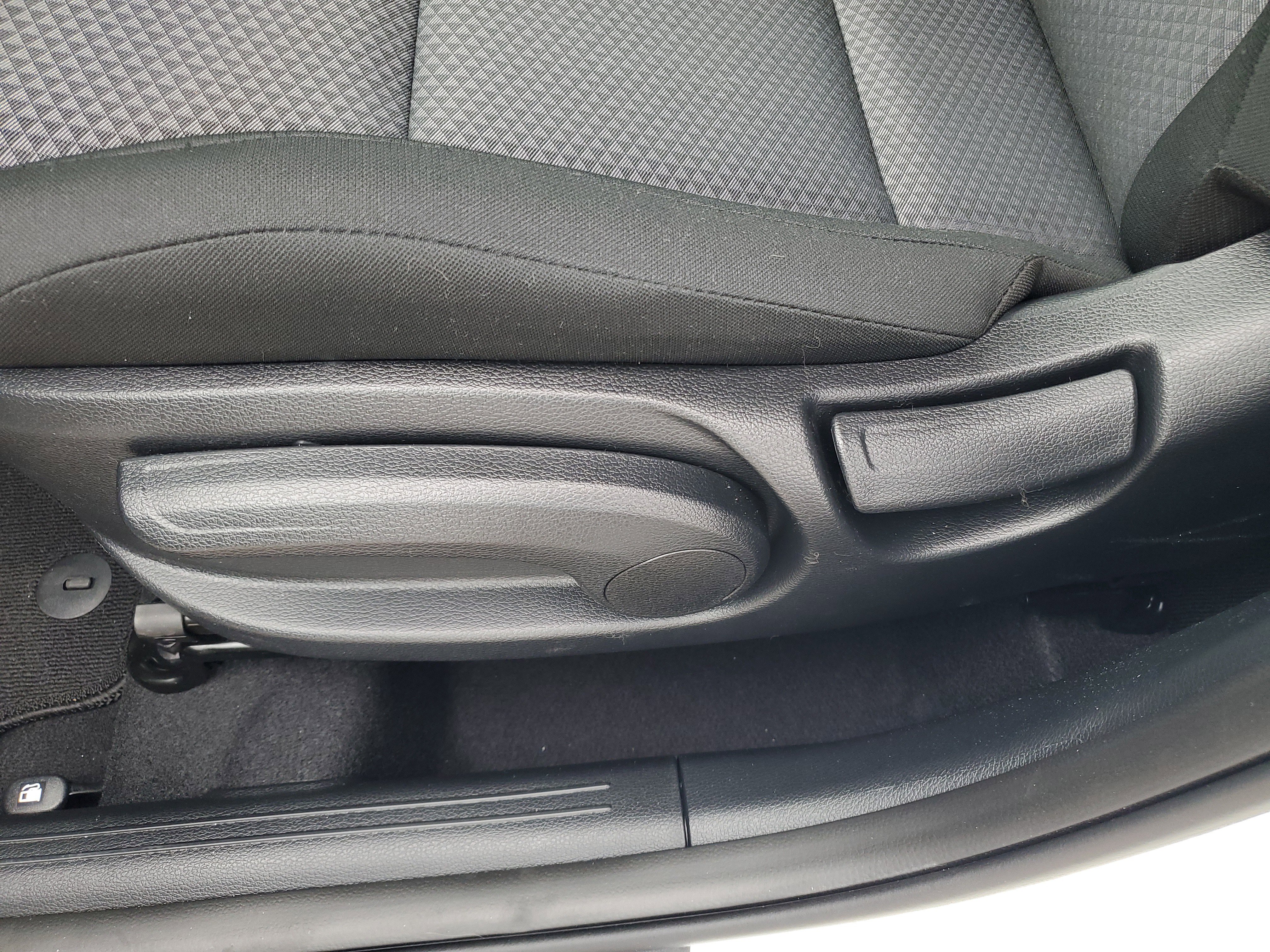 Used 2025 Kia Soul LX image 12