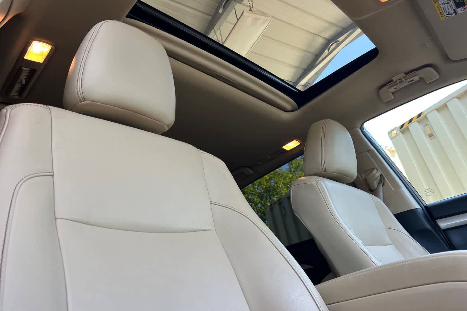 Used 2019 Toyota Highlander XLE AWD/4WD image 20