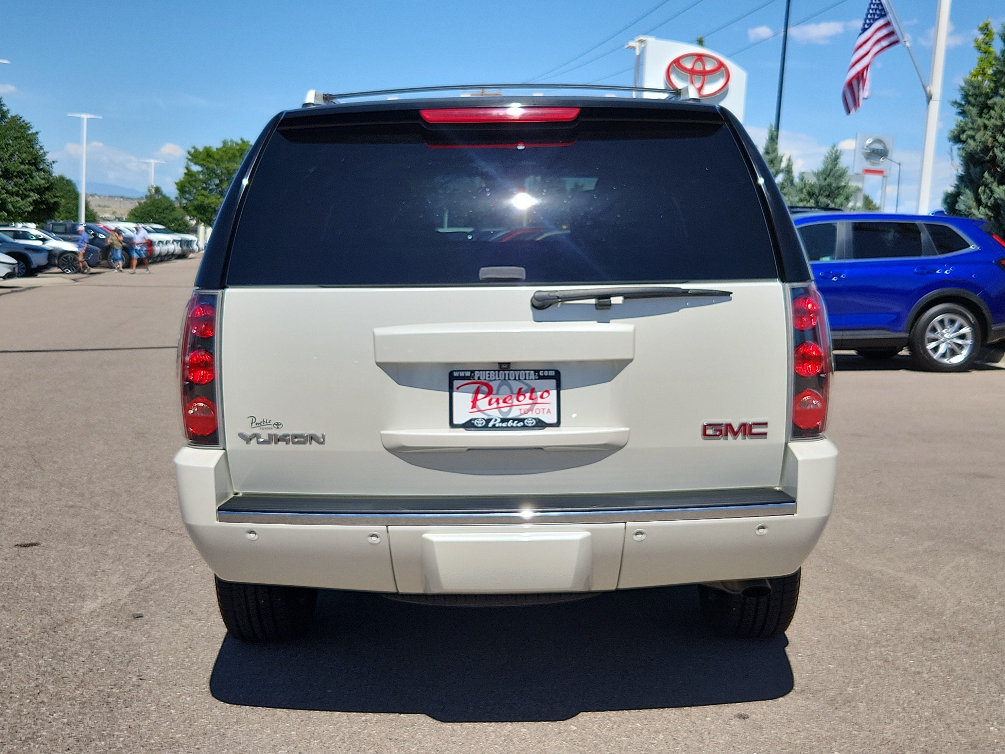 Used 2014 GMC Yukon Denali AWD/4WD image 17