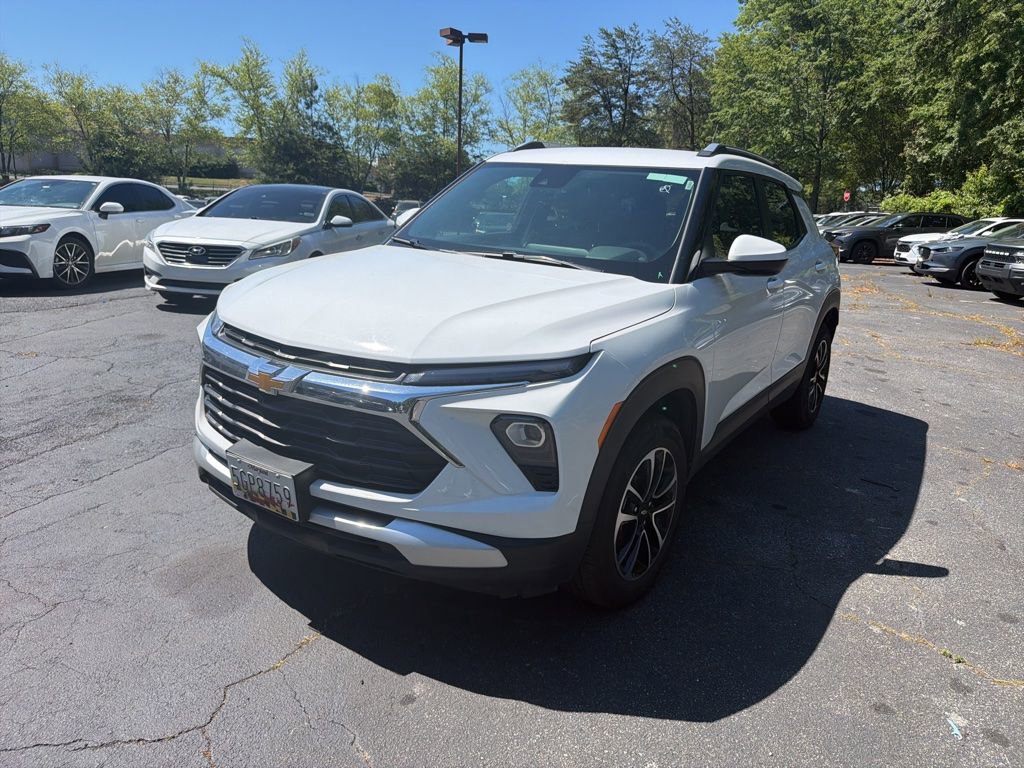 Used 2025 Chevrolet TrailBlazer LT AWD/4WD image 1