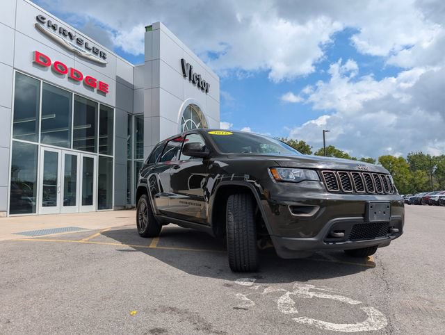 Used 2016 Jeep Grand Cherokee Laredo 75th Anniversary AWD/4WD image 3