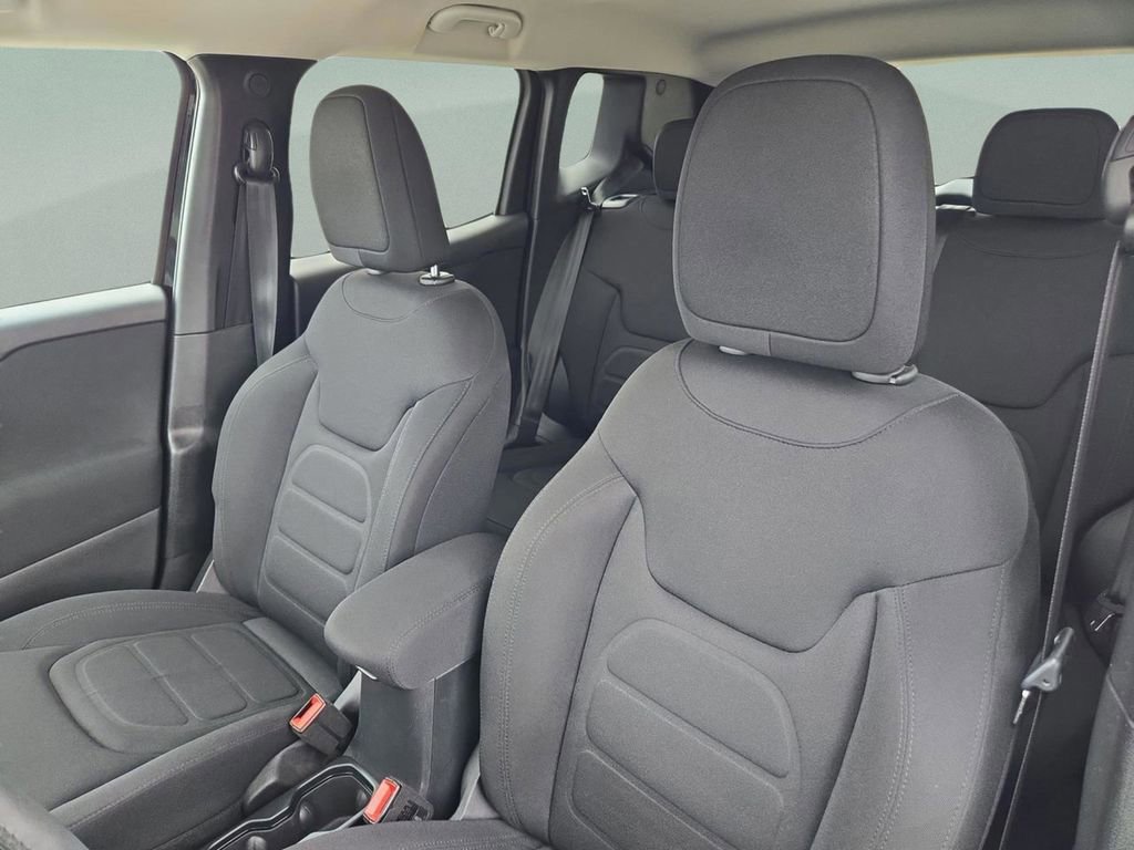 Used 2018 Jeep Renegade Latitude image 14