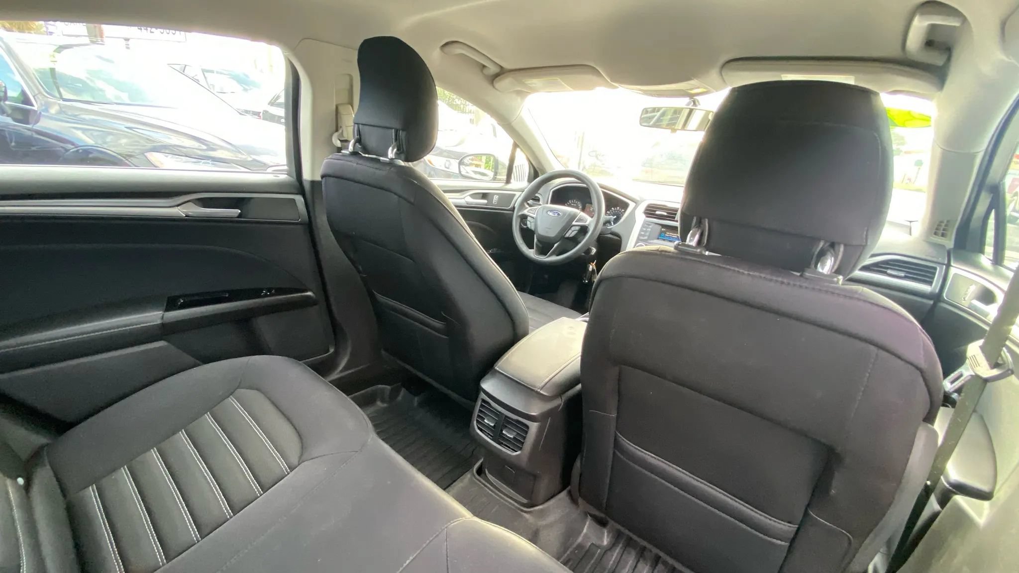 Used 2014 Ford Fusion SE FWD image 15