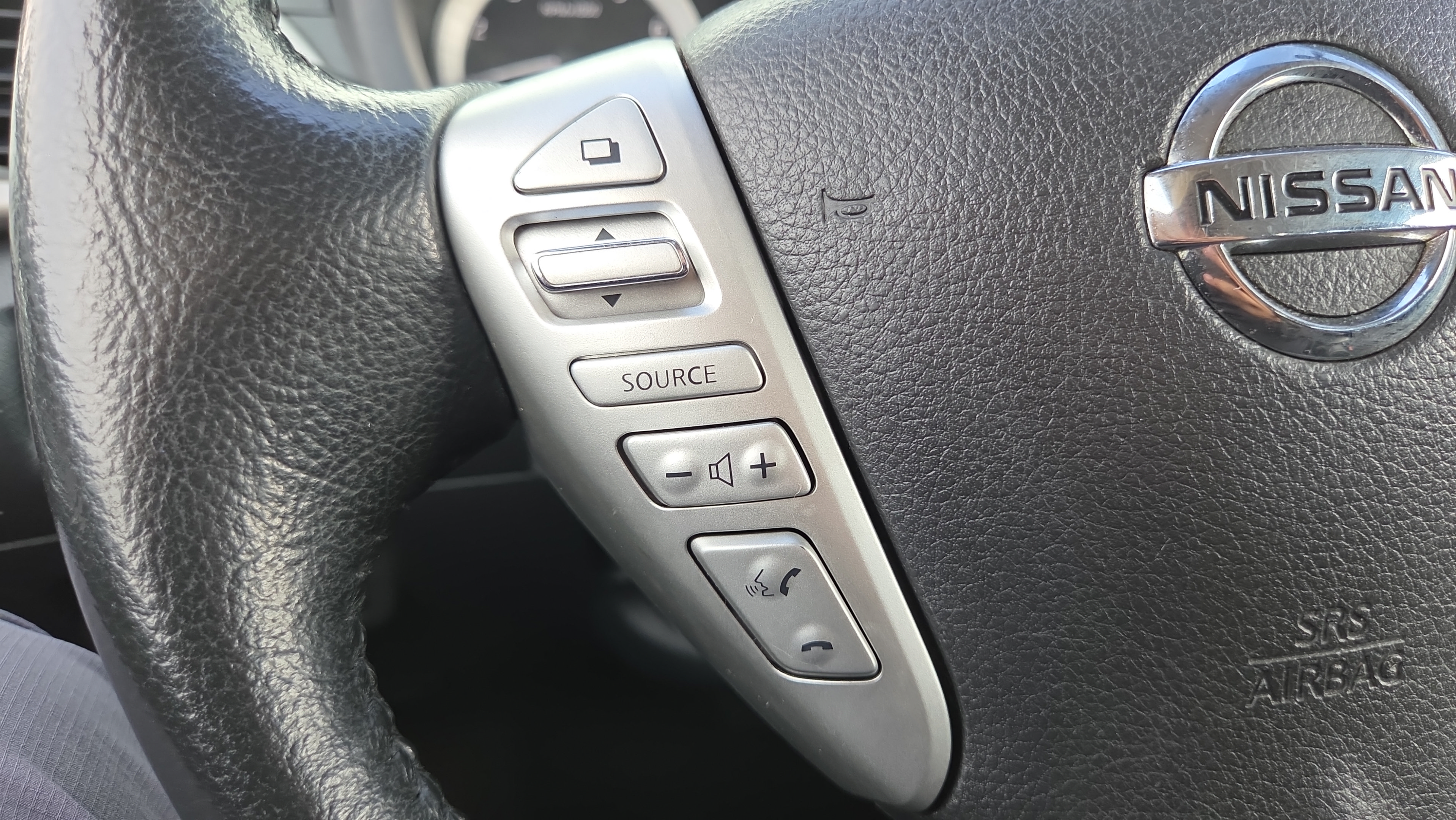 Used 2015 Nissan Sentra SV FWD image 19