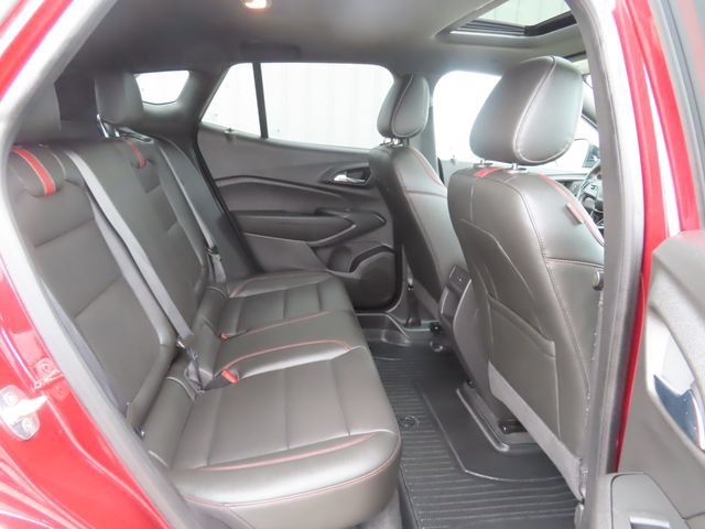 Used 2024 Chevrolet Trax RS w/ Sunroof Package FWD image 30