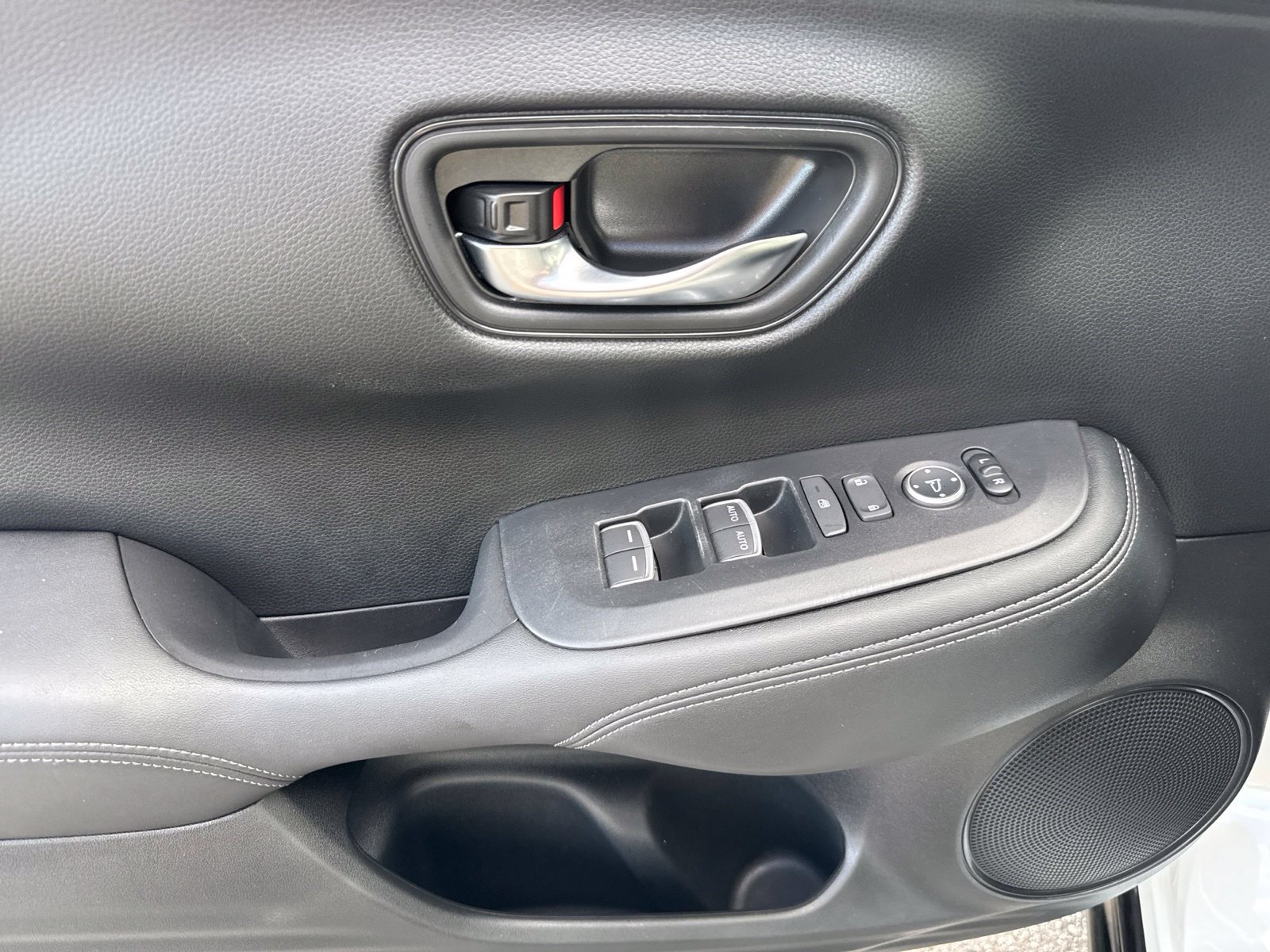 Used 2024 Honda HR-V EX-L image 15