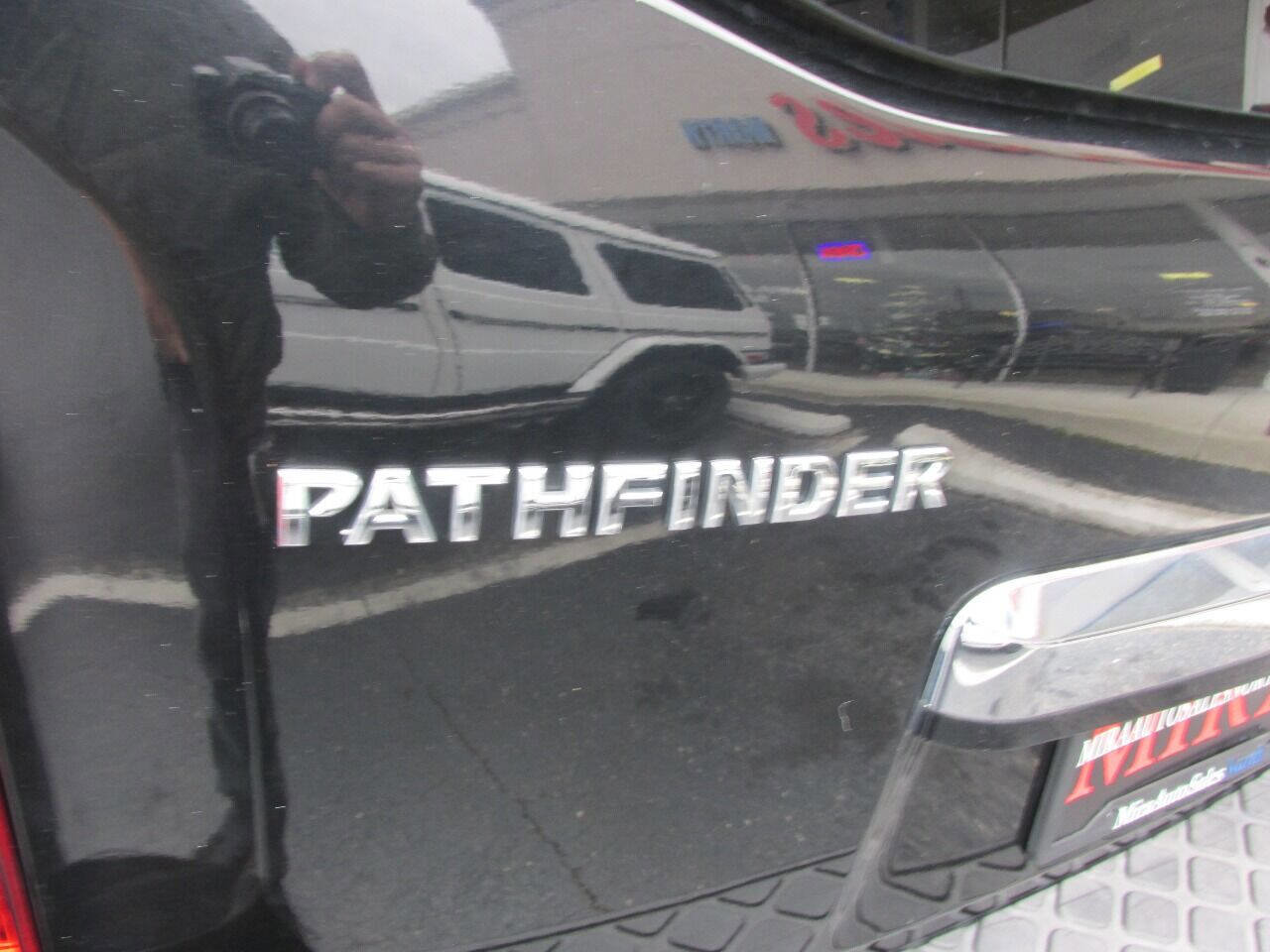 Used 2012 Nissan Pathfinder Silver w/ DVD Entertainment Pkg AWD/4WD image 5
