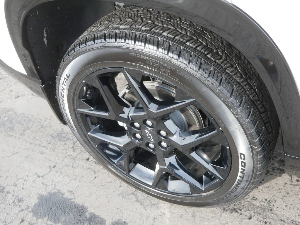 Certified 2025 Chevrolet Traverse RS w/ LPO, Floor Liner Package image 8