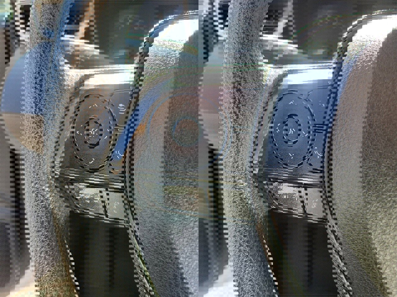 Used 2023 Toyota Corolla LE image 19