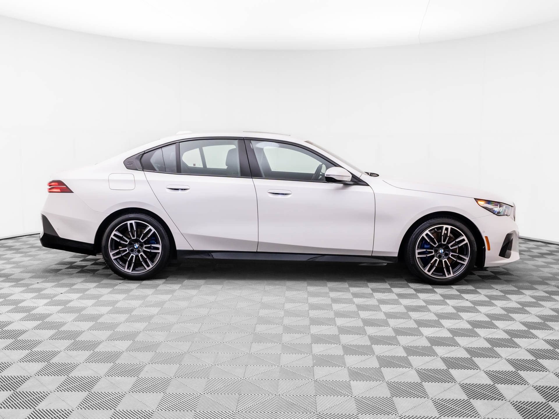 Certified 2026 BMW 530i xDrive AWD/4WD image 6