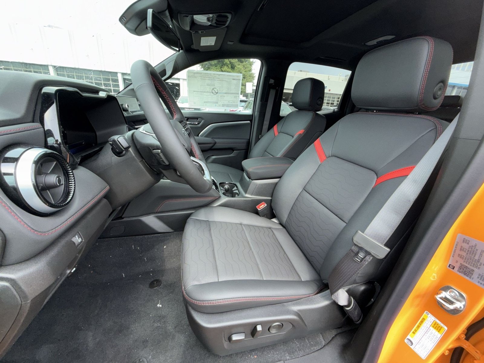 New 2026 Chevrolet Colorado Z71 w/ Midnight Edition AWD/4WD image 13