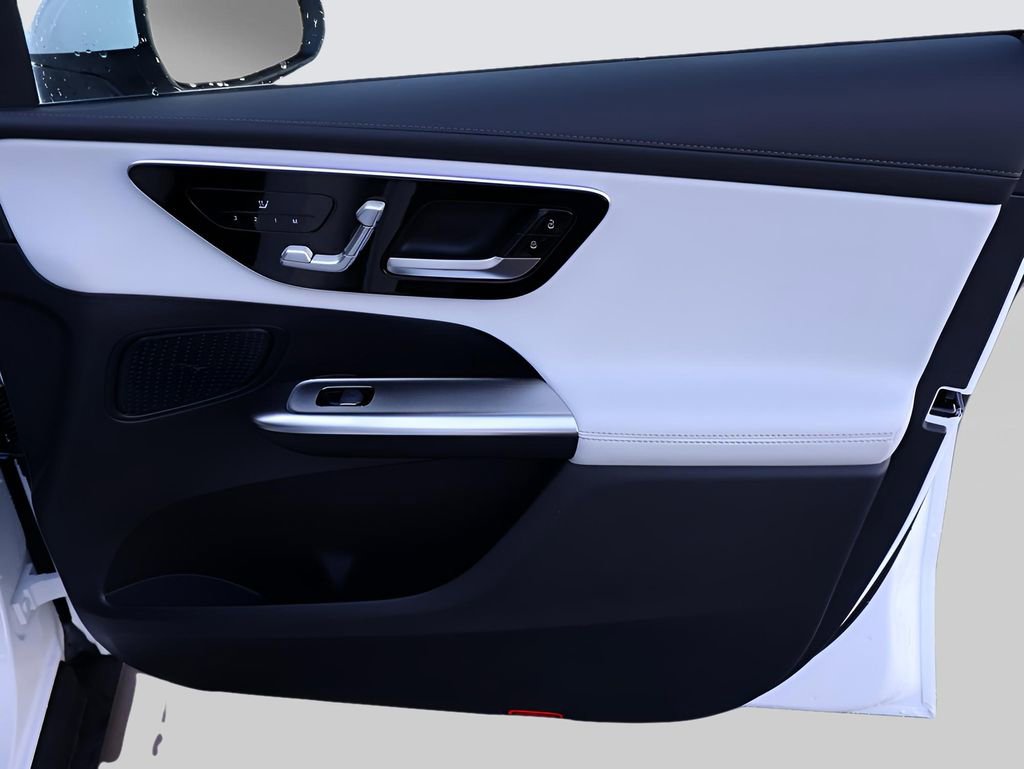 Certified 2025 Mercedes-Benz GLC 300 4MATIC image 13