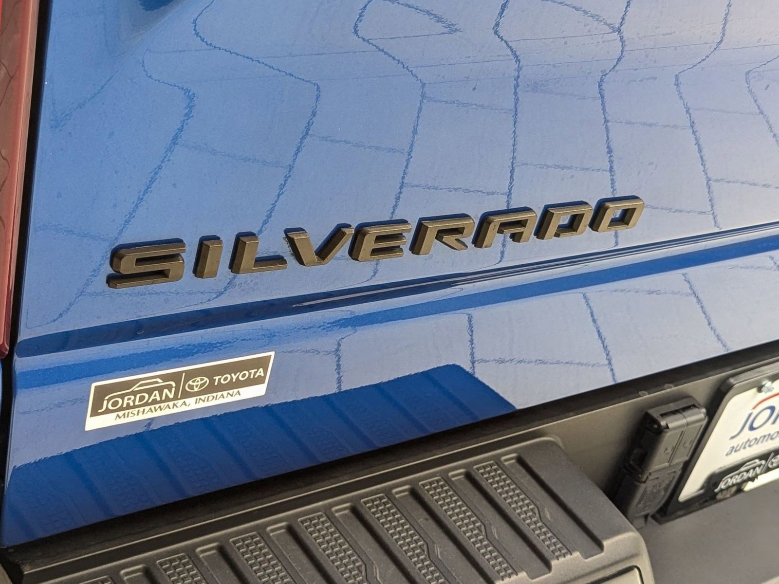 Used 2023 Chevrolet Silverado 1500 ZR2 w/ Technology Package image 40