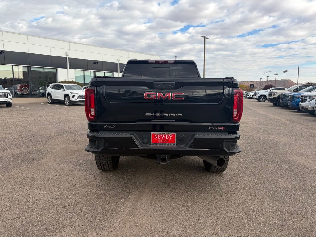 Used 2022 GMC Sierra 2500 AT4 w/ AT4 Premium Plus Package image 4