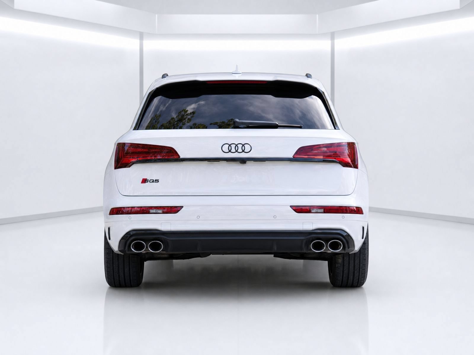 Certified 2023 Audi SQ5 Premium Plus w/ Premium Plus Package AWD/4WD image 4