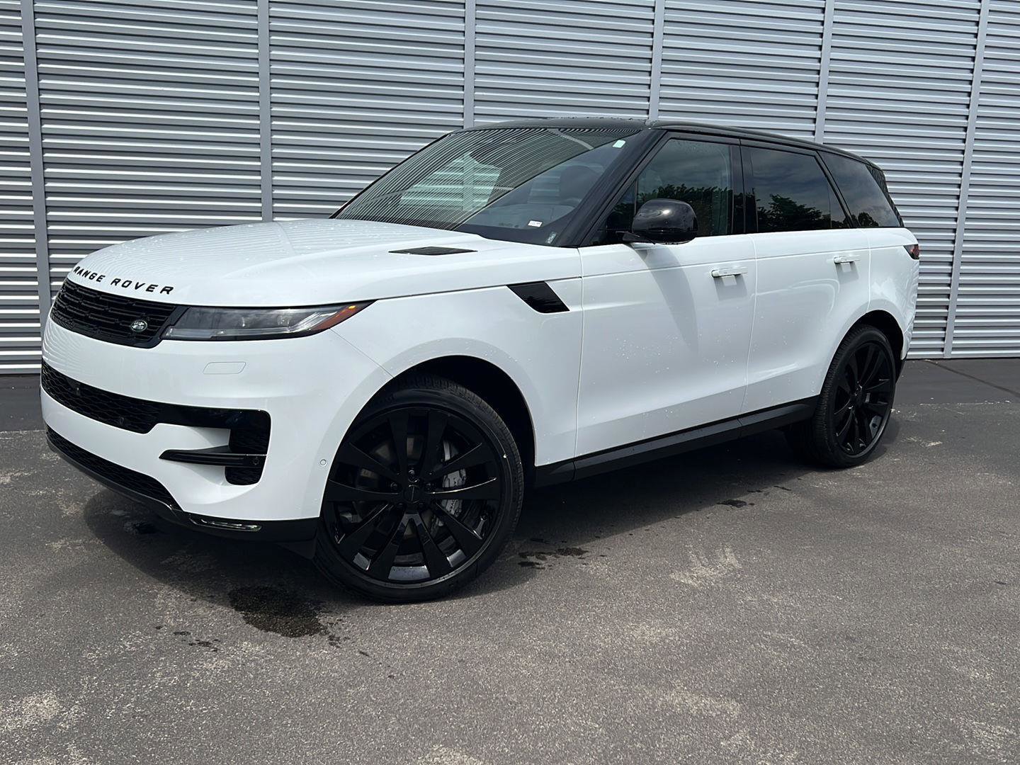 New 2026 Land Rover Range Rover Sport SE AWD/4WD image 1