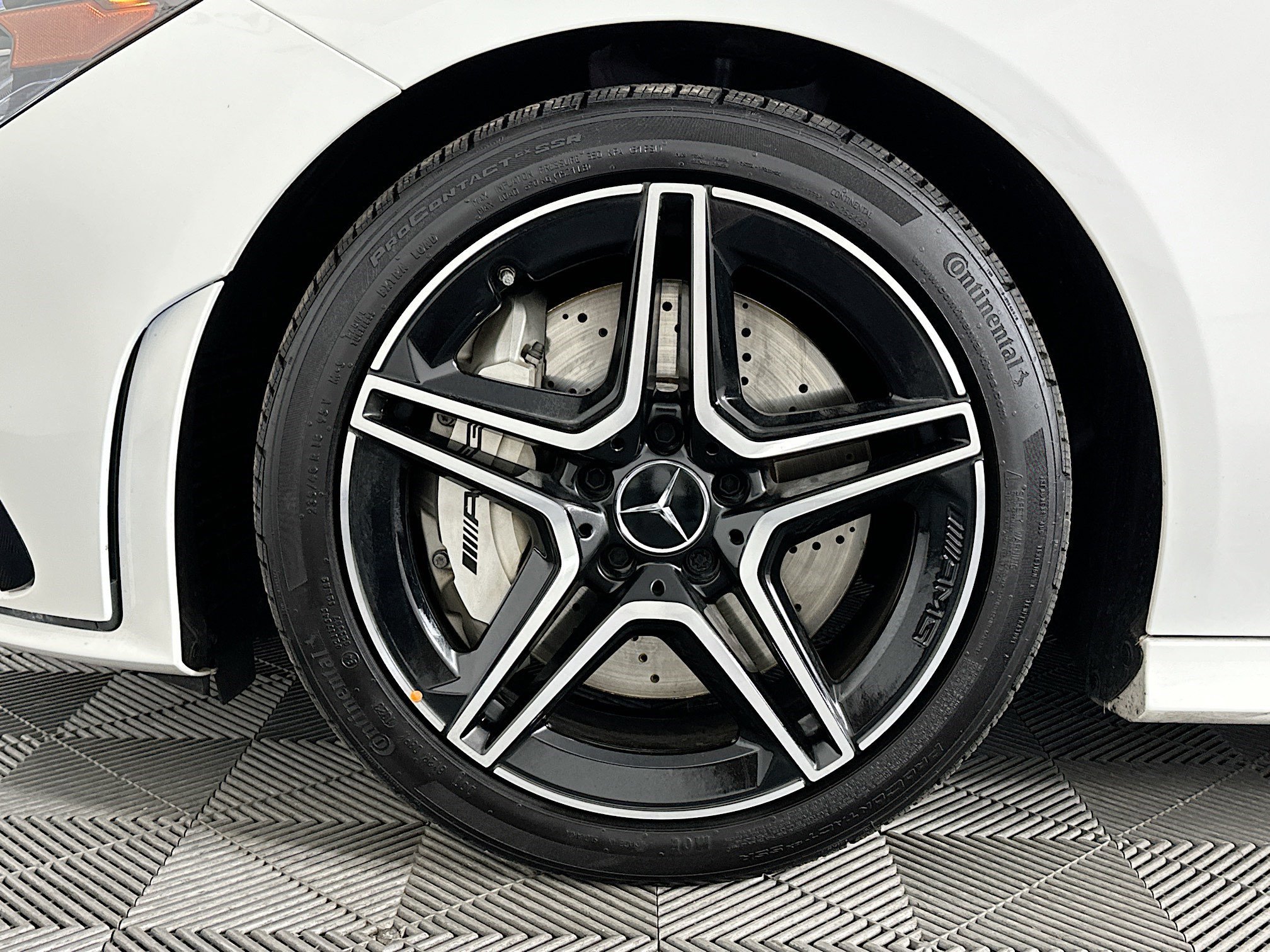 Used 2023 Mercedes-Benz CLA 35 AMG 4MATIC w/ Exterior Lighting Package image 37