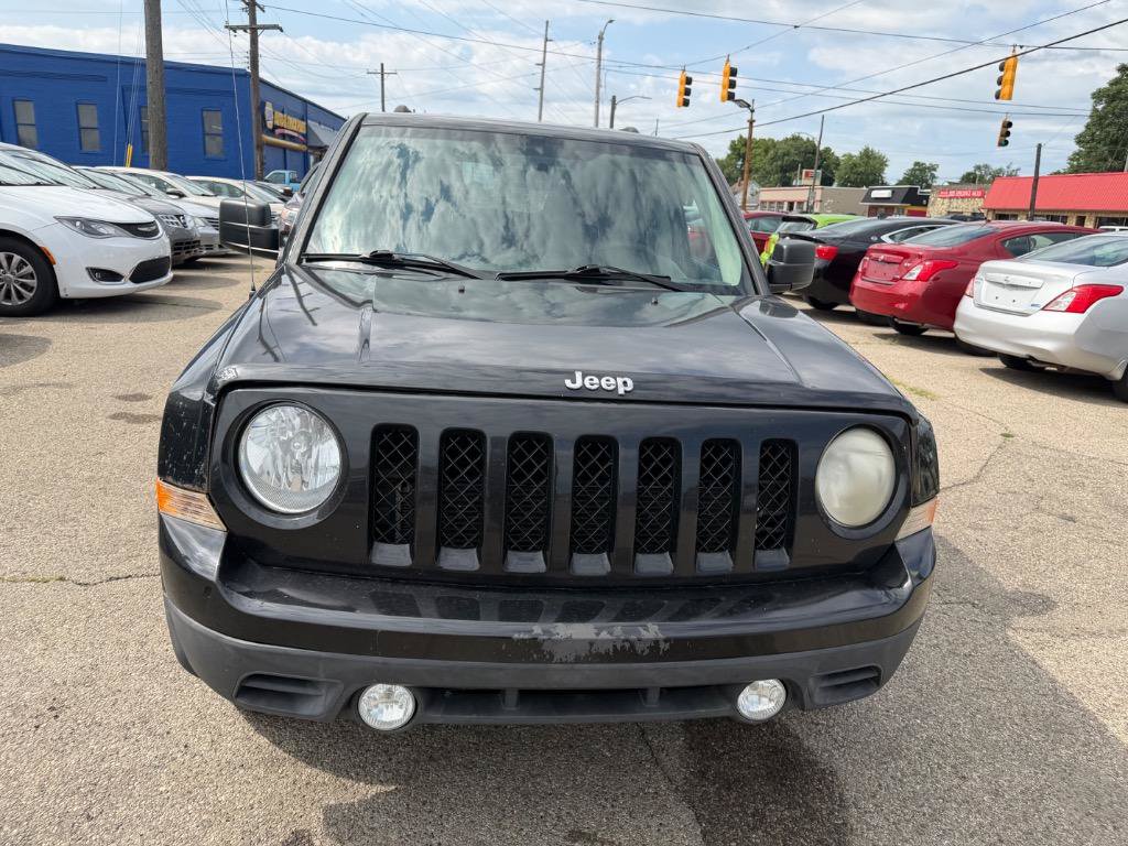 Used 2014 Jeep Patriot Latitude AWD/4WD image 2
