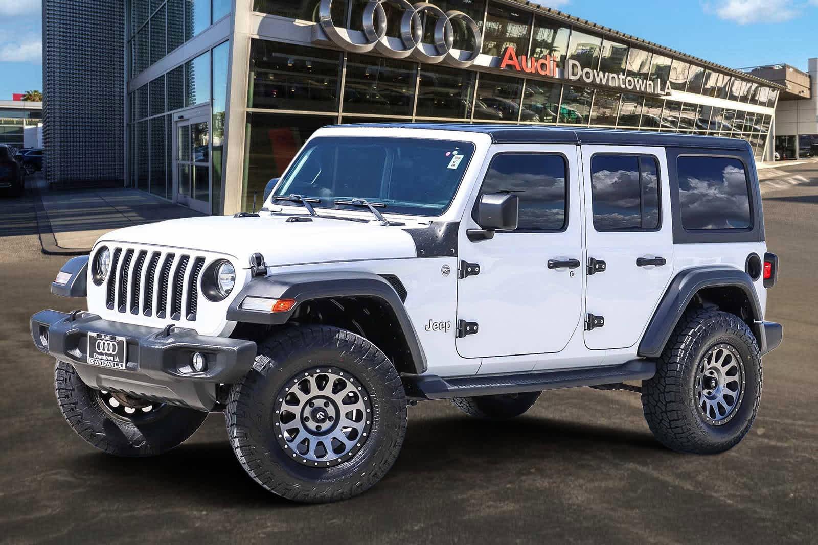 Used 2018 Jeep Wrangler Unlimited Sport S AWD/4WD image 1