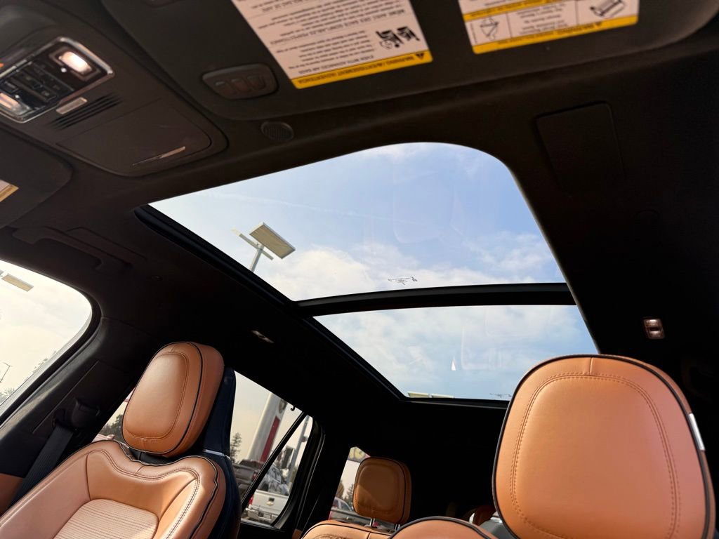 Used 2023 Lincoln Aviator Black Label image 16