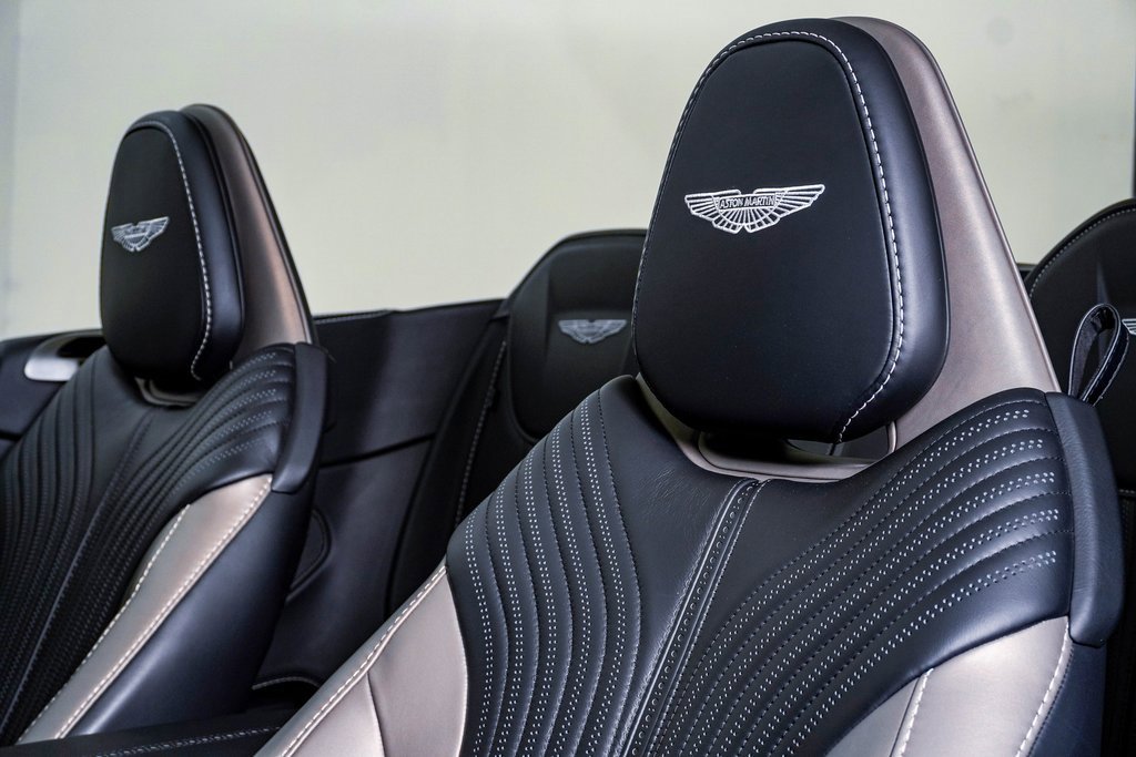 Used 2023 Aston Martin DB11 Volante image 24