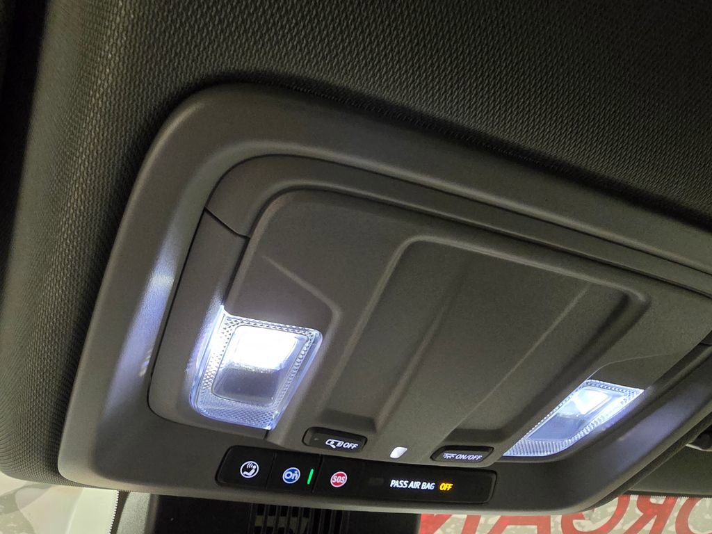 Used 2025 Chevrolet Silverado 2500 LT w/ Convenience Package image 33