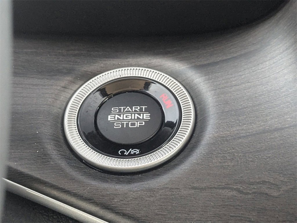 Used 2024 Jeep Grand Cherokee Limited w/ MOPAR Finishing Package image 22