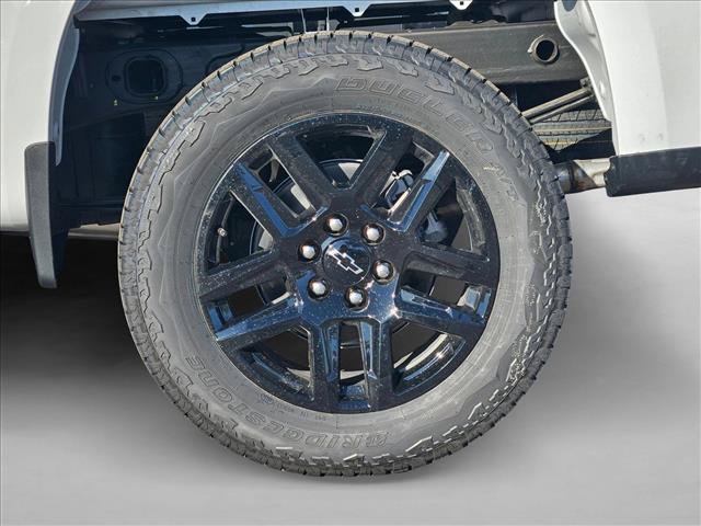 New 2026 Chevrolet Silverado 1500 Custom Trail Boss w/ LPO, Dark Essentials Package AWD/4WD image 11