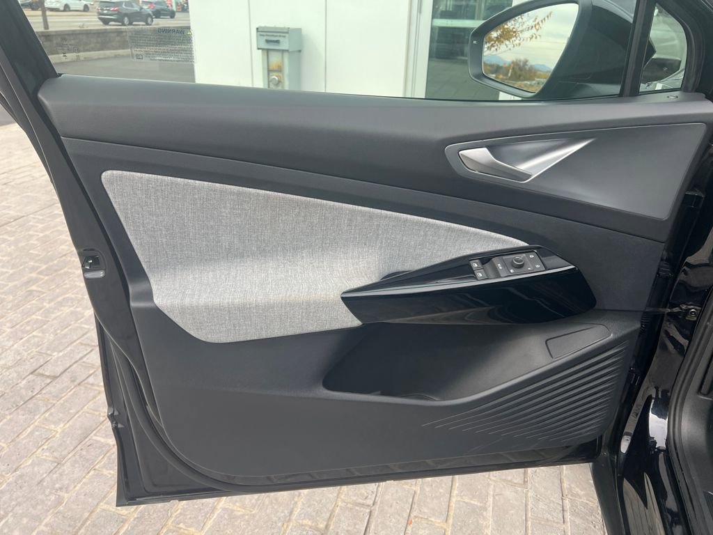 Certified 2023 Volkswagen ID.4 Pro image 12