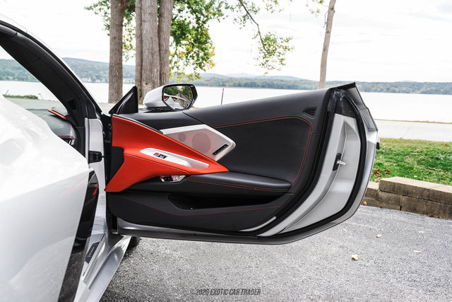 Used 2020 Chevrolet Corvette Stingray Preferred Cpe w/ 2LT Preferred Equipment Group RWD image 23