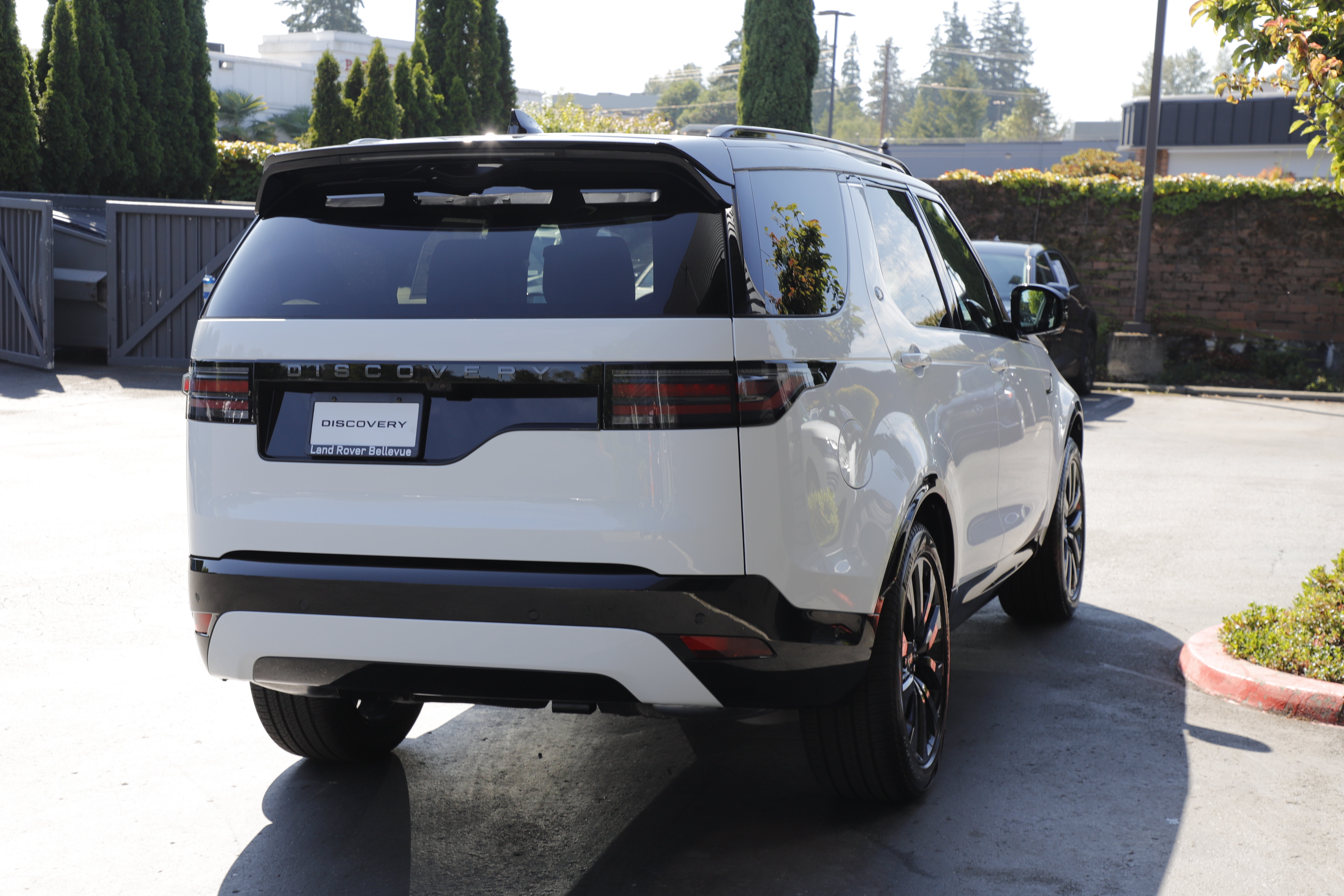 New 2026 Land Rover Discovery Dynamic SE AWD/4WD image 6