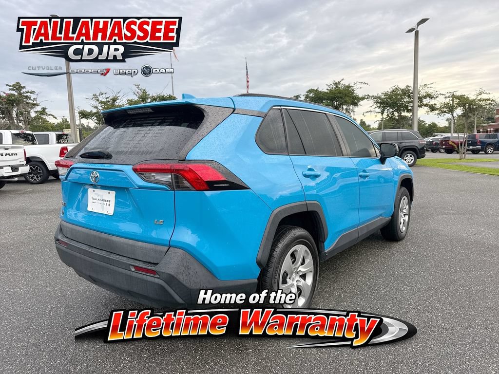 Used 2021 Toyota RAV4 LE FWD image 3
