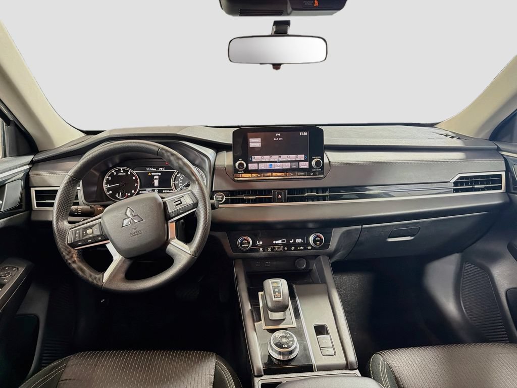 Used 2023 Mitsubishi Outlander ES AWD/4WD image 21