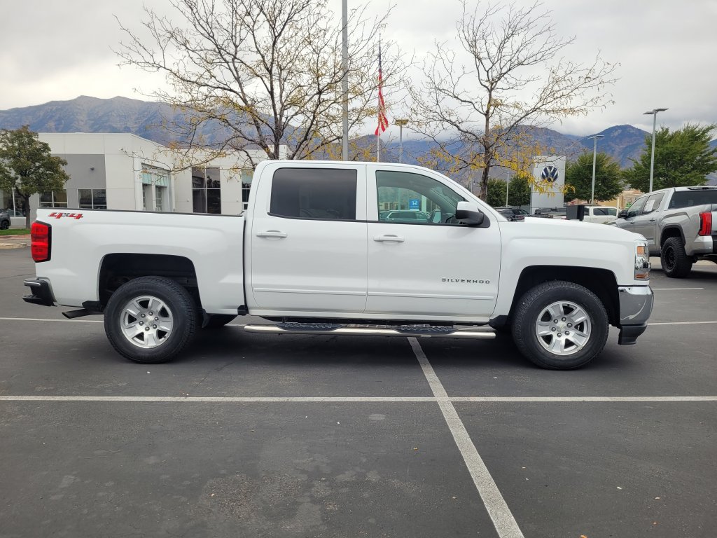 Used 2018 Chevrolet Silverado 1500 LT w/ All Star Edition AWD/4WD image 14