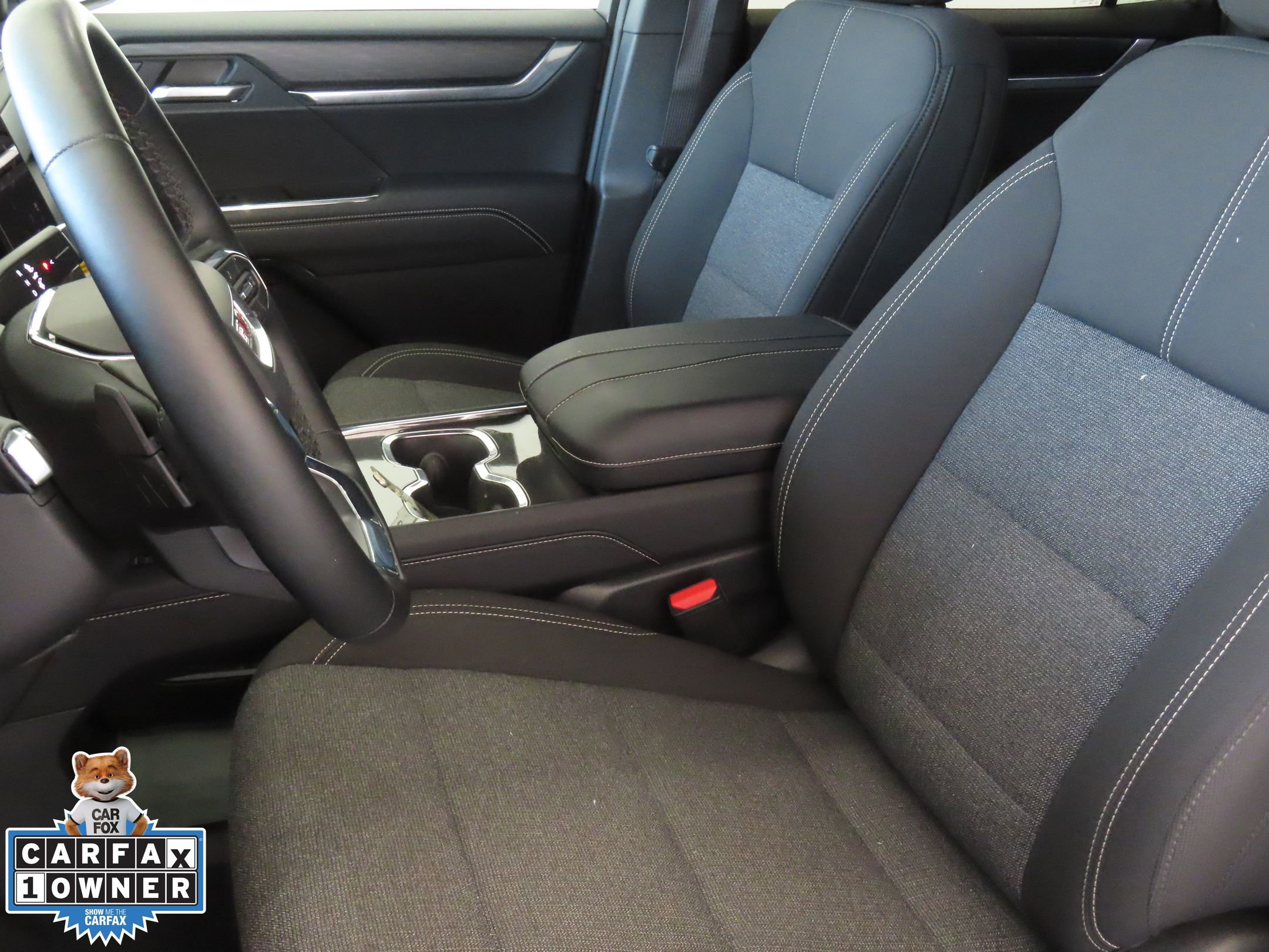 Used 2025 GMC Acadia Elevation image 12