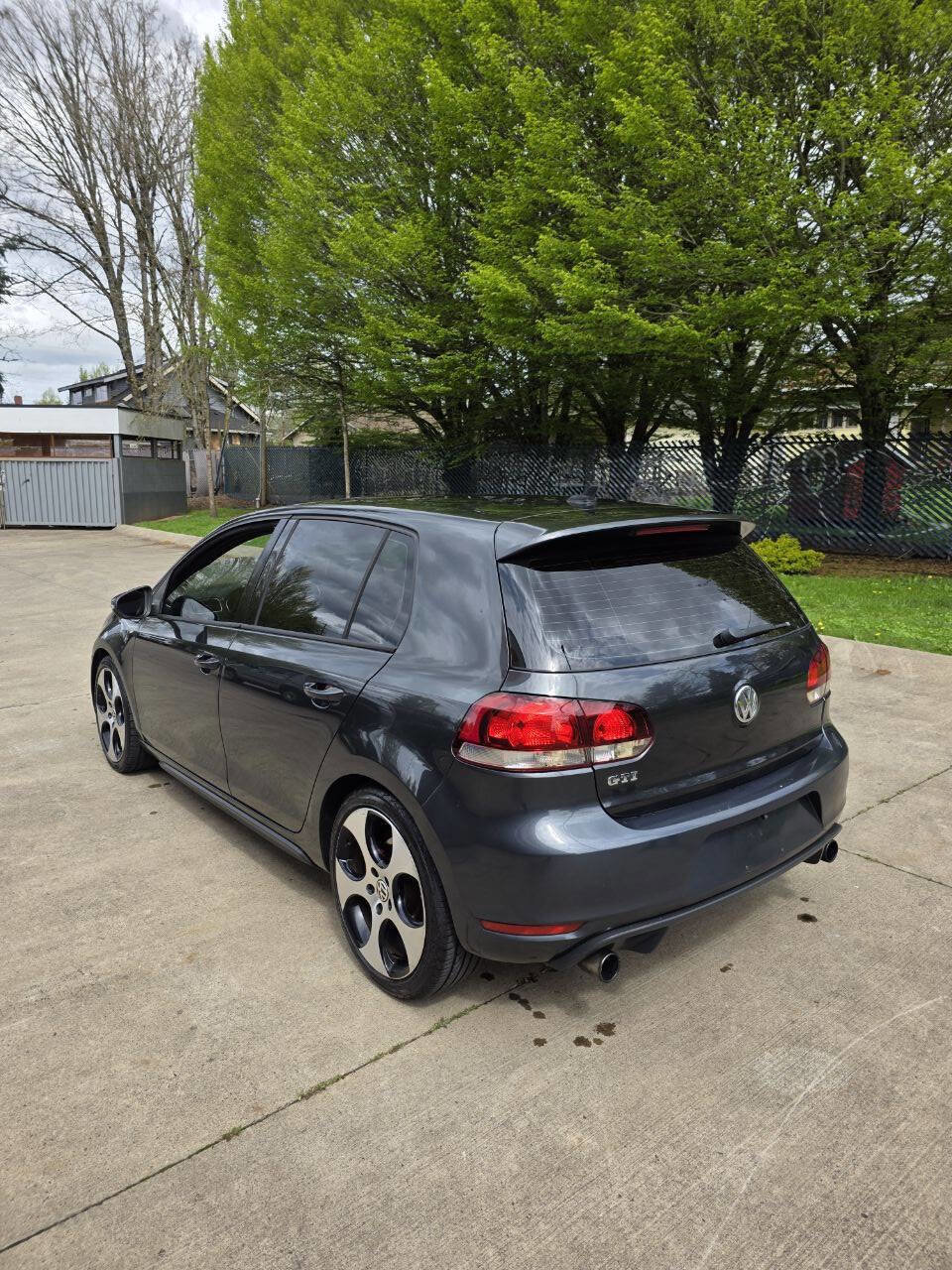 Used 2010 Volkswagen GTI 4-Door image 7