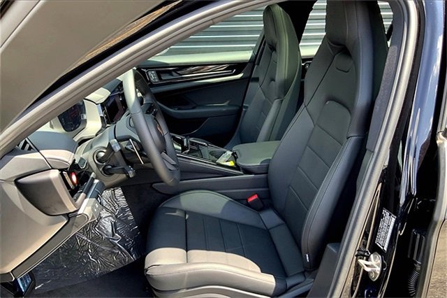 New 2025 Porsche Panamera 4 image 5