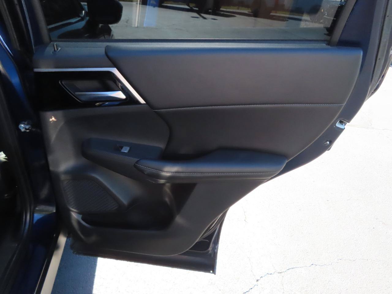 Used 2022 Mitsubishi Outlander SE AWD/4WD image 45