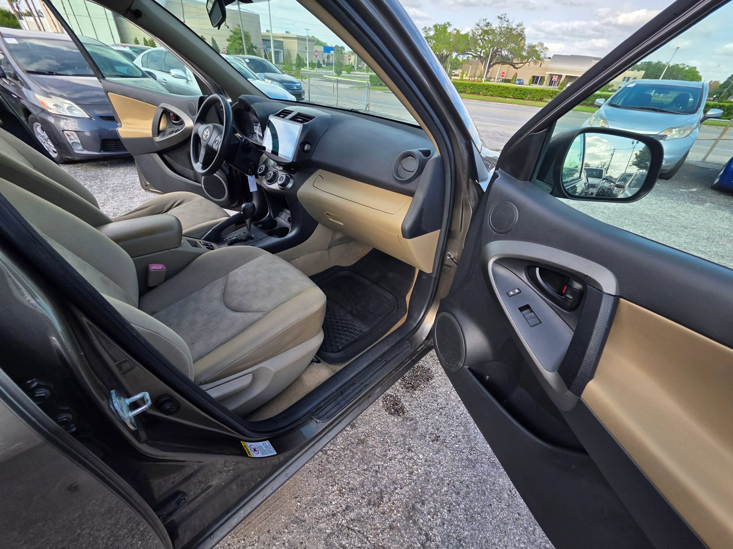 Used 2011 Toyota RAV4 2WD w/ Base L4 Extra Value Pkg image 20
