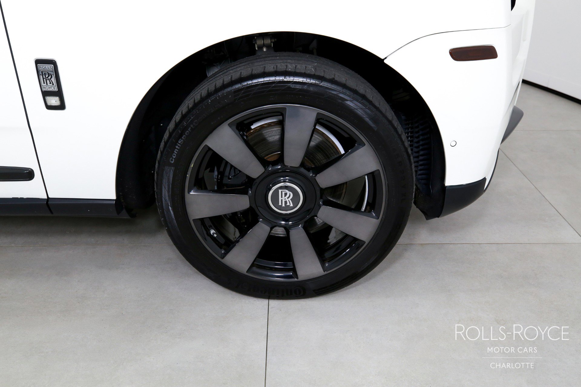 Used 2019 Rolls-Royce Cullinan image 40