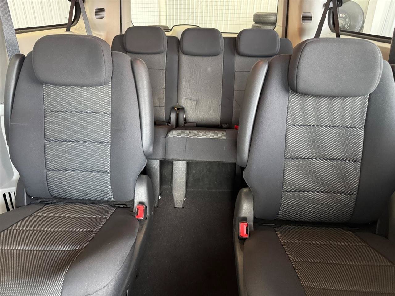 Used 2009 Dodge Grand Caravan SE w/ Climate Group FWD image 11