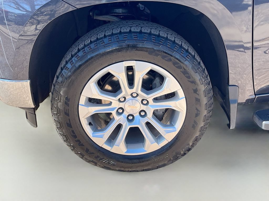 Used 2023 Chevrolet Silverado 1500 LTZ AWD/4WD image 31