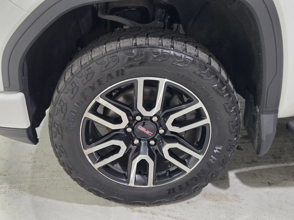 Used 2024 GMC Sierra 1500 AT4 w/ AT4 Premium Package AWD/4WD image 18