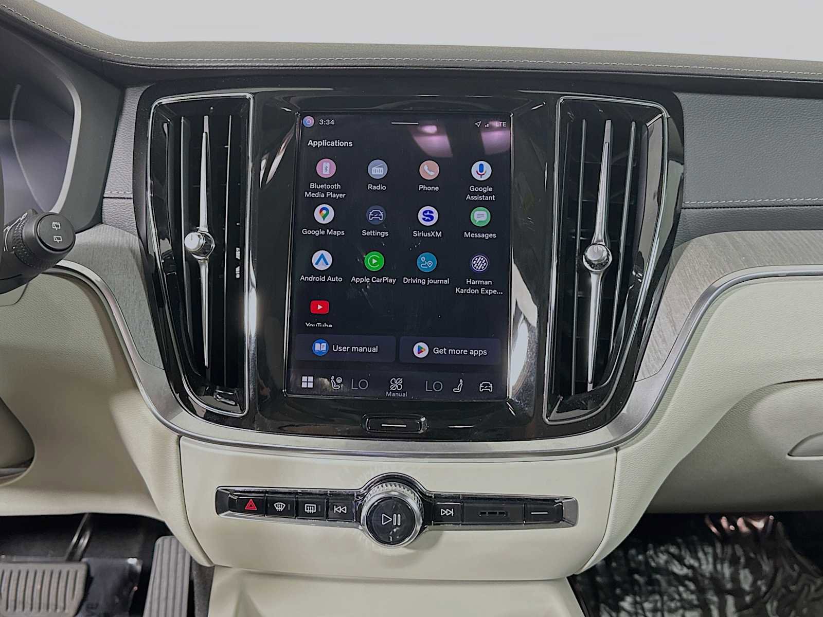 Used 2025 Volvo V60 B5 Cross Country Ultra w/ Protection Package Premier image 13