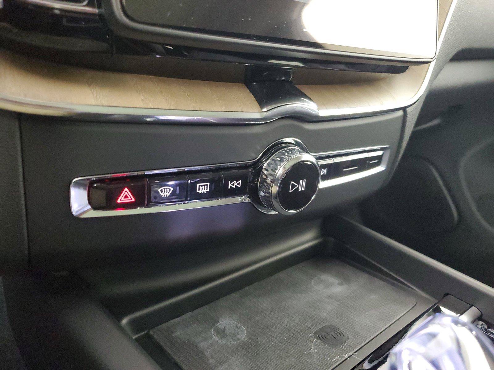 New 2026 Volvo XC60 B5 Core AWD/4WD image 30