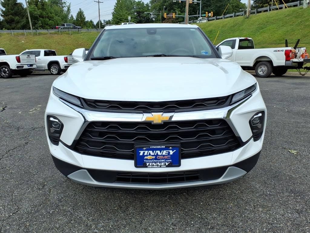 Used 2025 Chevrolet Blazer LT FWD image 8