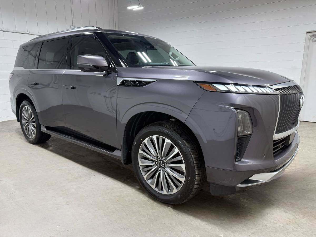 Used 2025 INFINITI QX80 Luxe AWD/4WD image 3